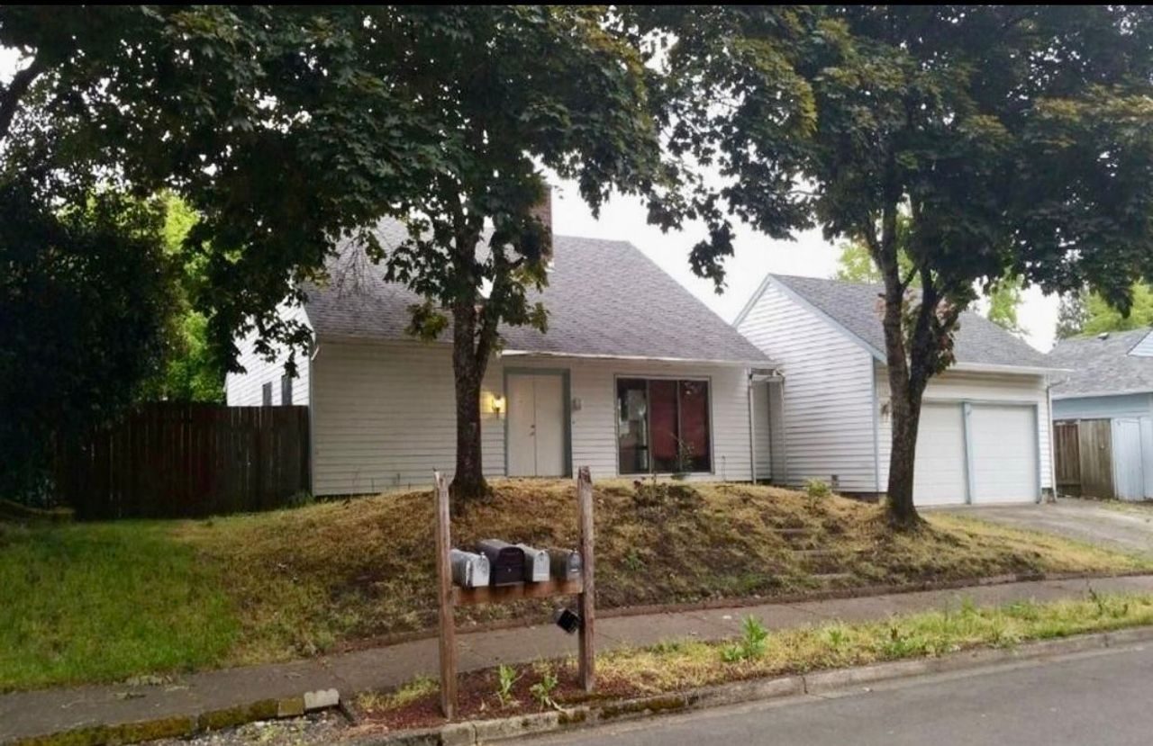 listing, photo 1
