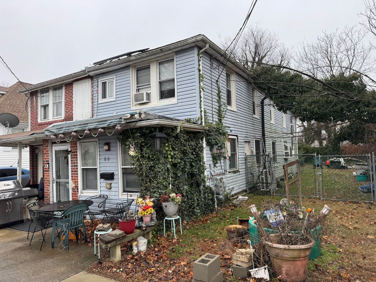 listing, photo 1