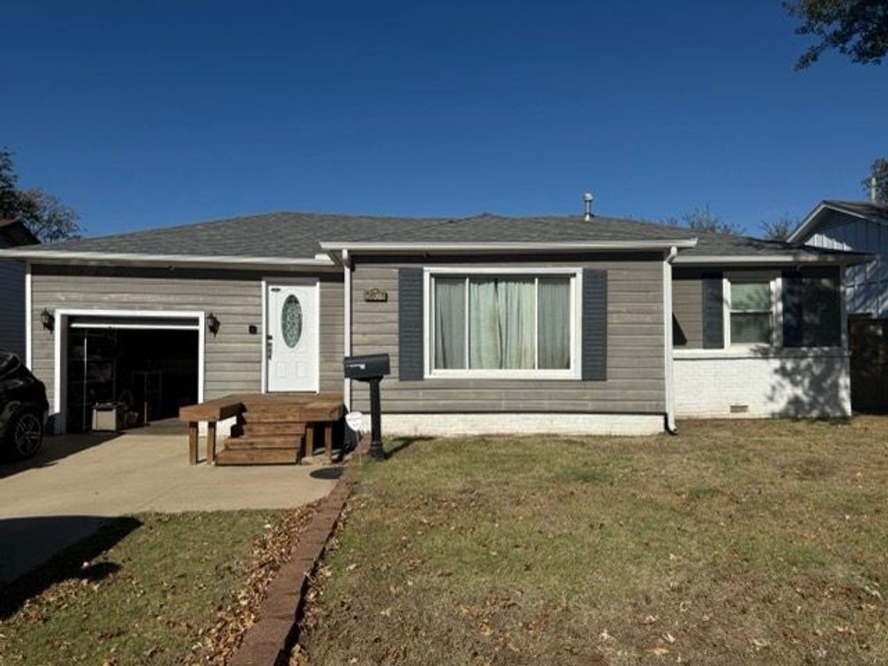 listing, photo 1