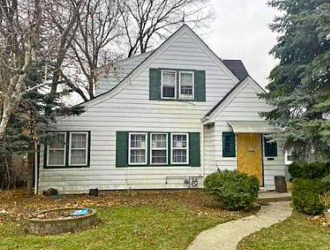 listing, photo 1