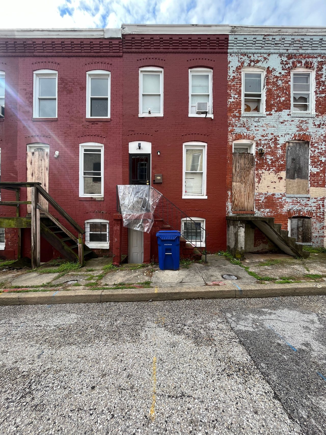 listing, photo 1