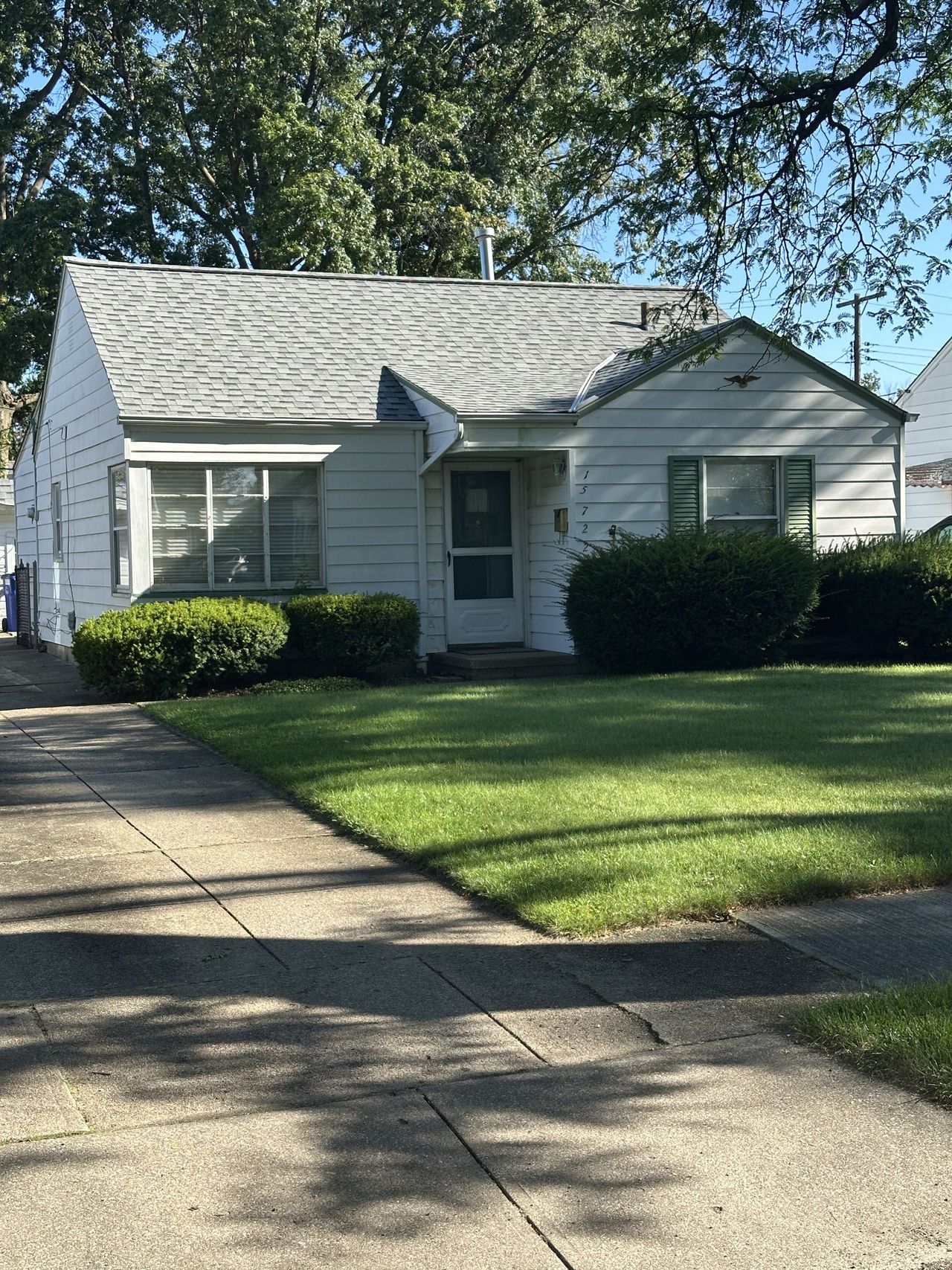 listing, photo 1