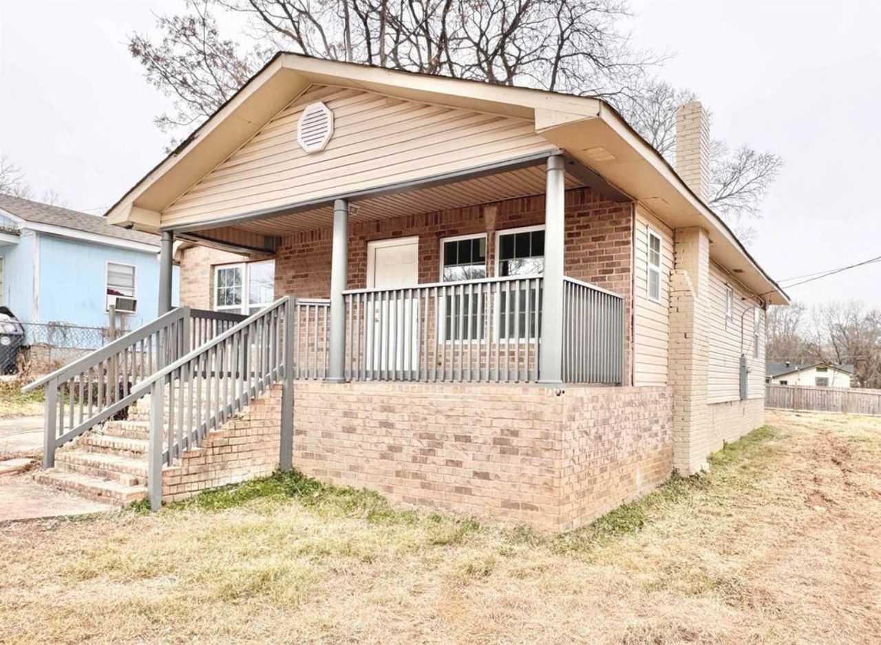 listing, photo 1