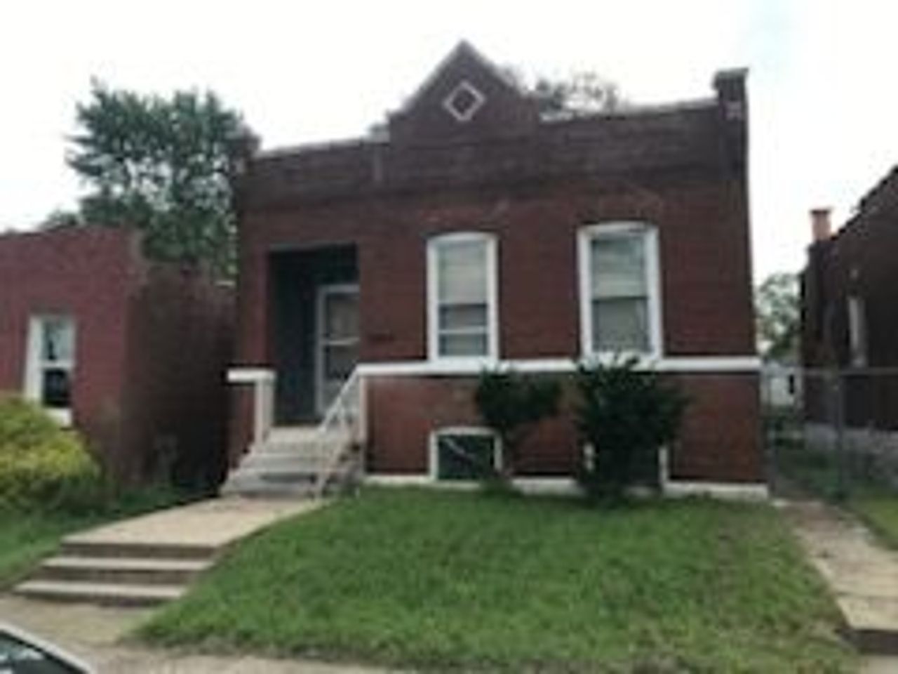 listing, photo 1