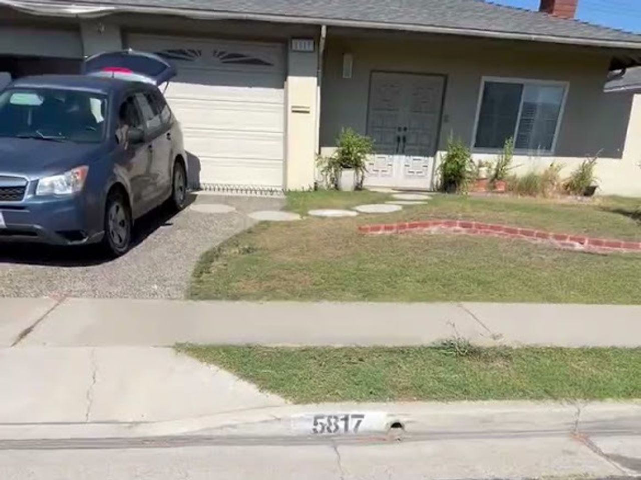 listing, photo 1