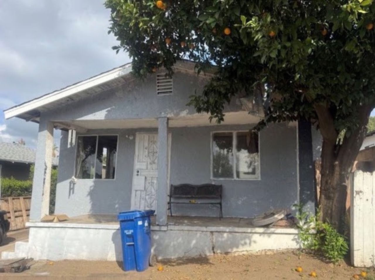 listing, photo 1