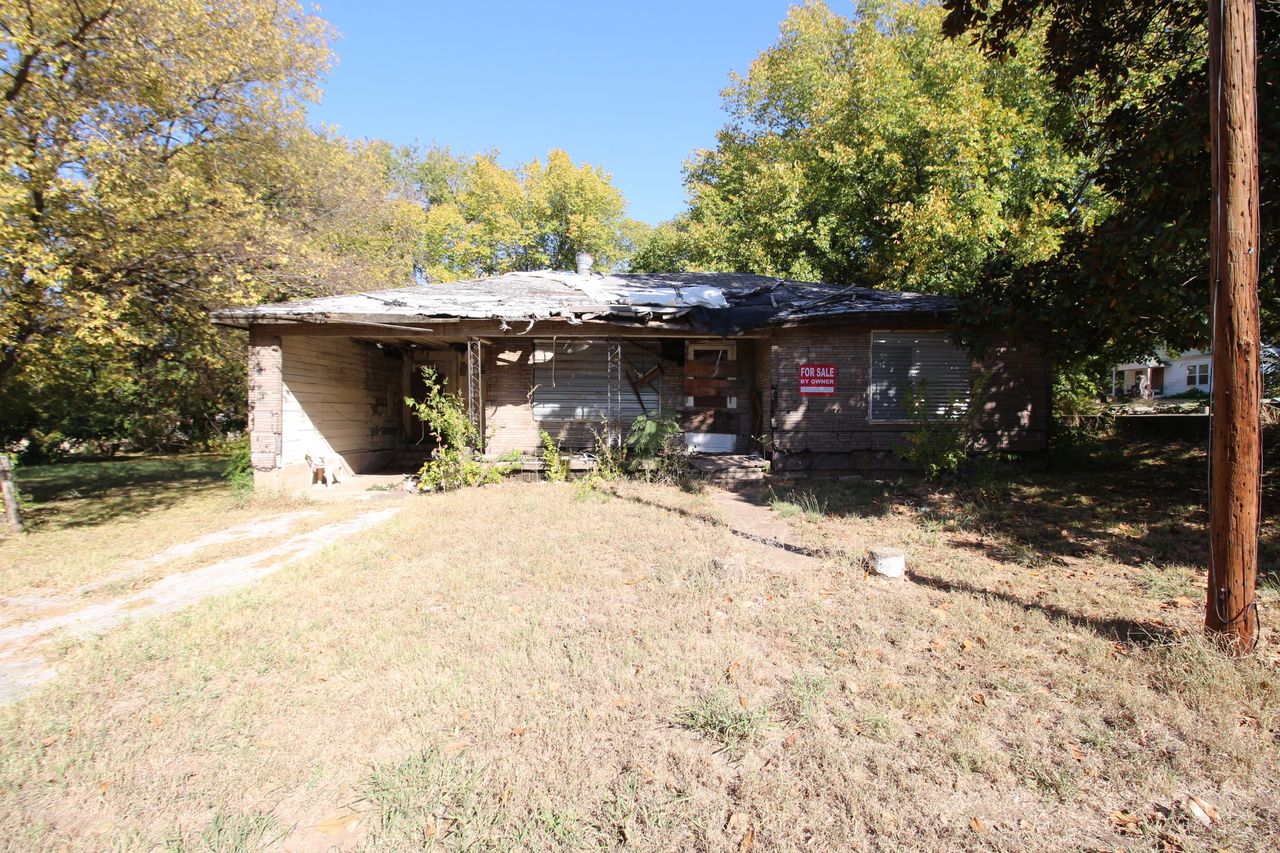 listing, photo 1