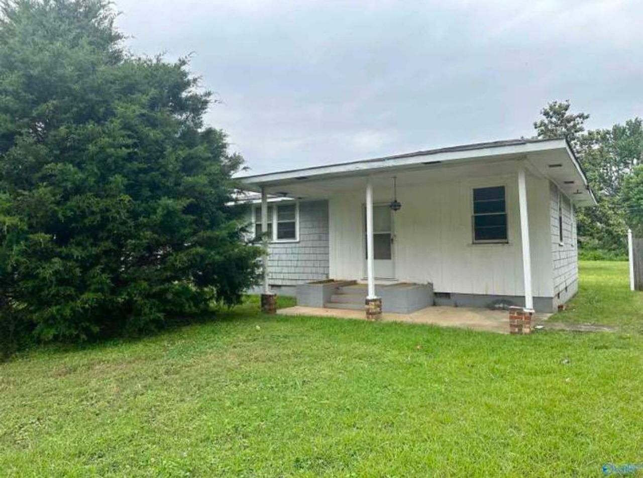 listing, photo 1