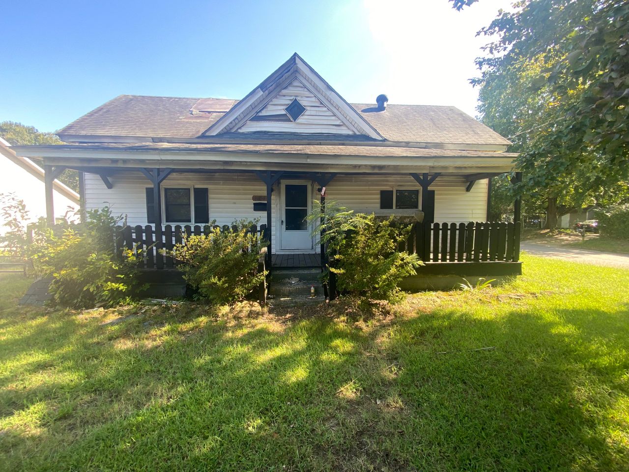 listing, photo 1