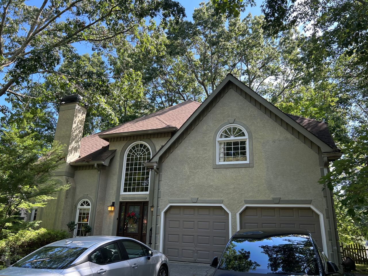listing, photo 1