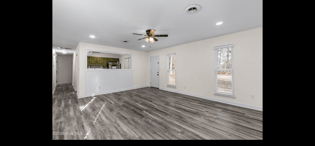 listing, photo 1
