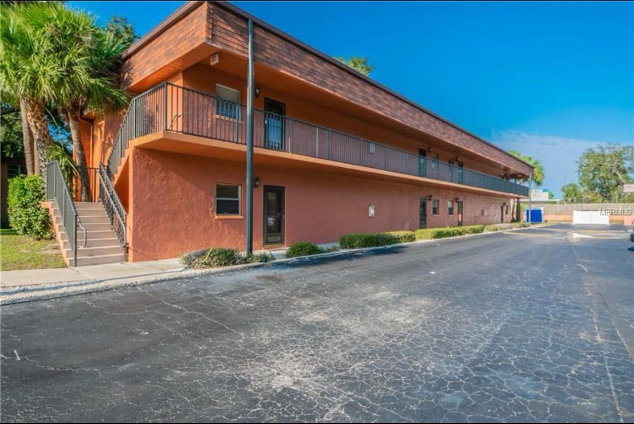 listing, photo 1