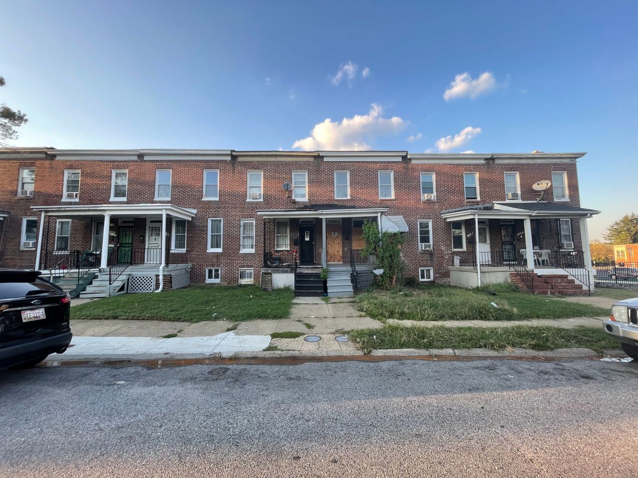 listing, photo 1