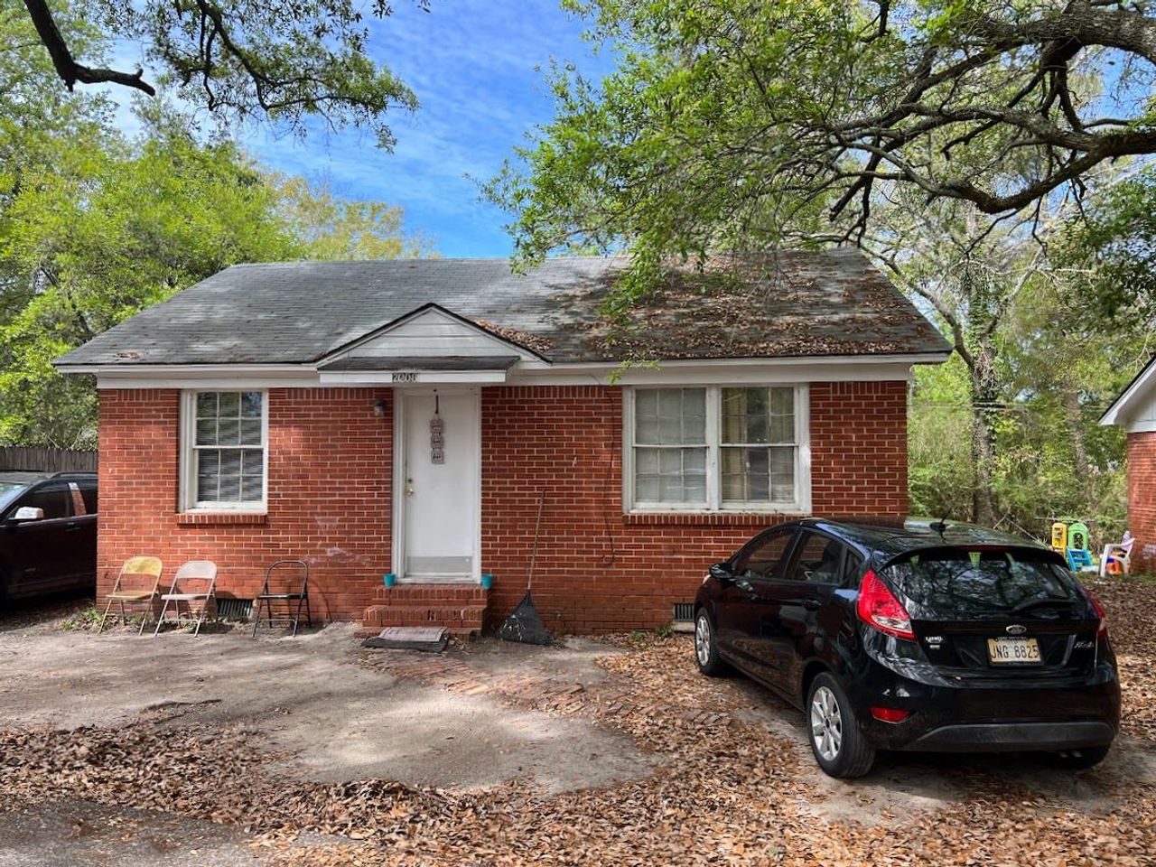 listing, photo 1