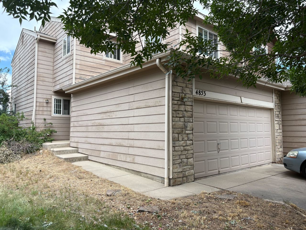 listing, photo 1