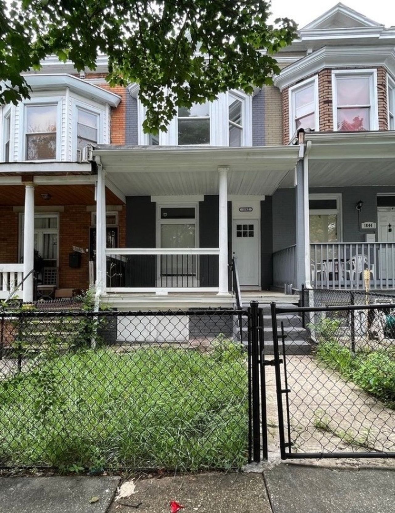 listing, photo 1