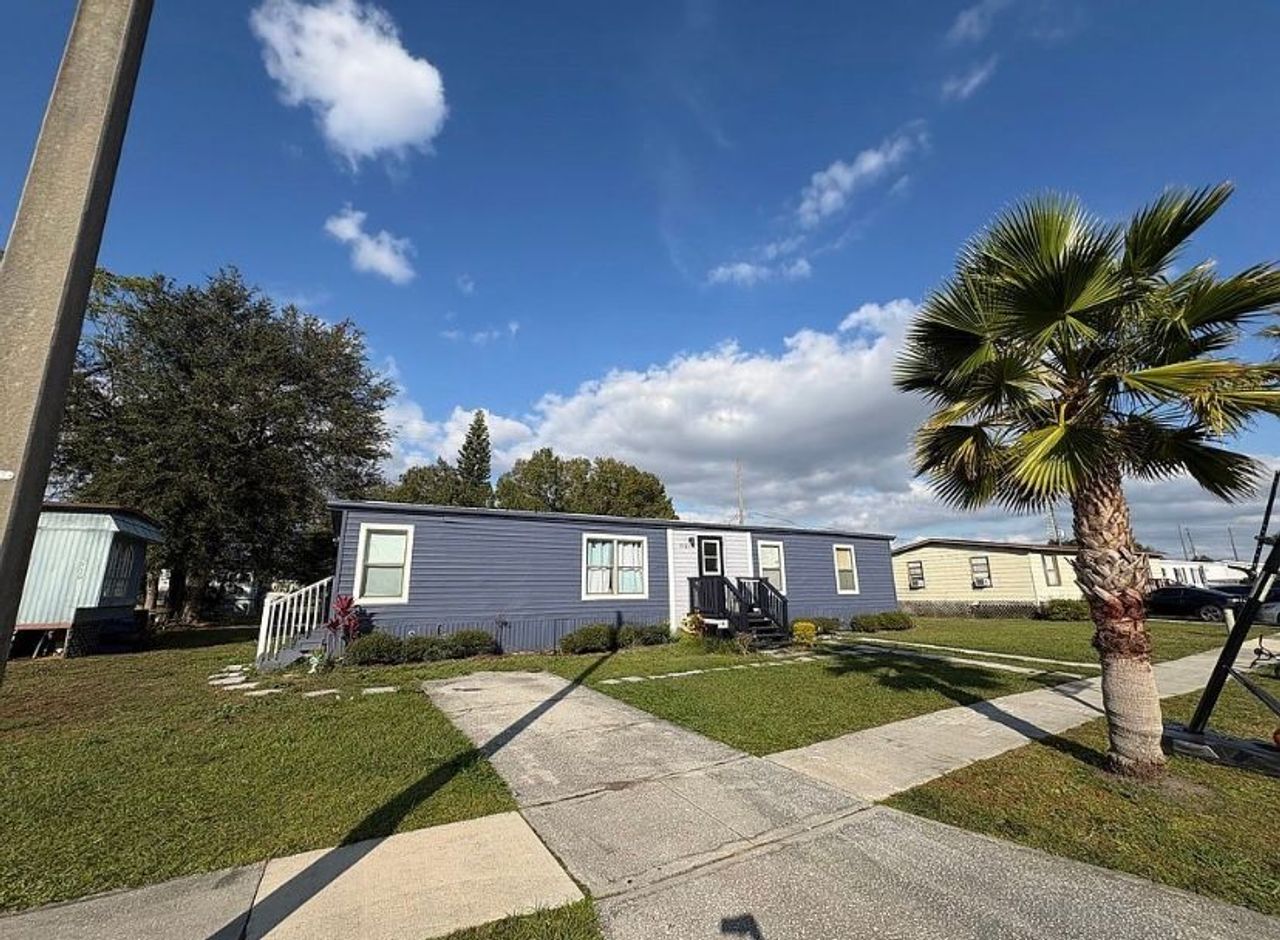 listing, photo 1