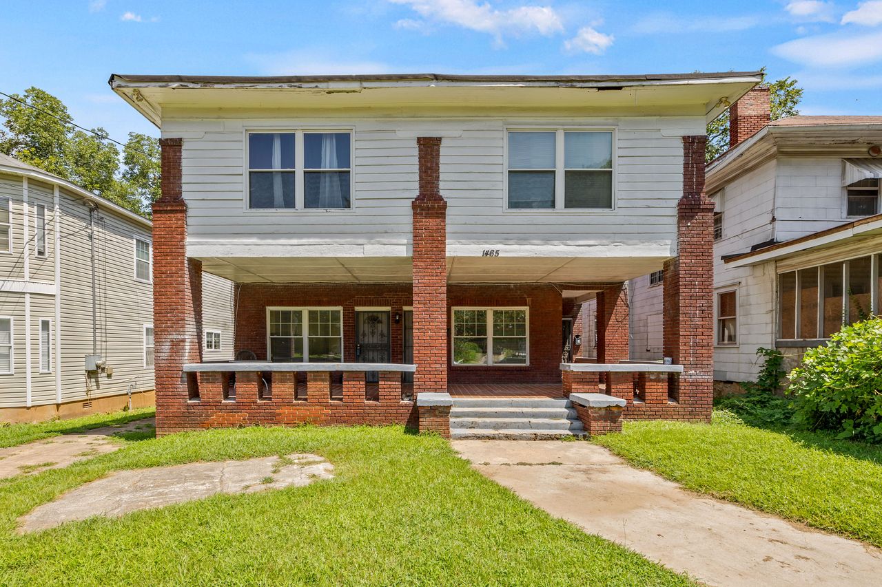 listing, photo 1