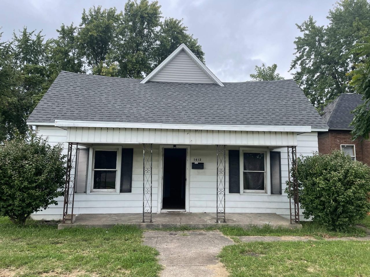 listing, photo 1