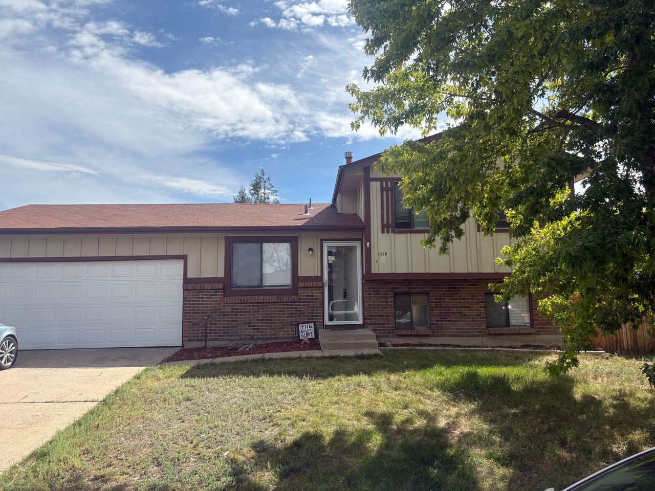 listing, photo 1