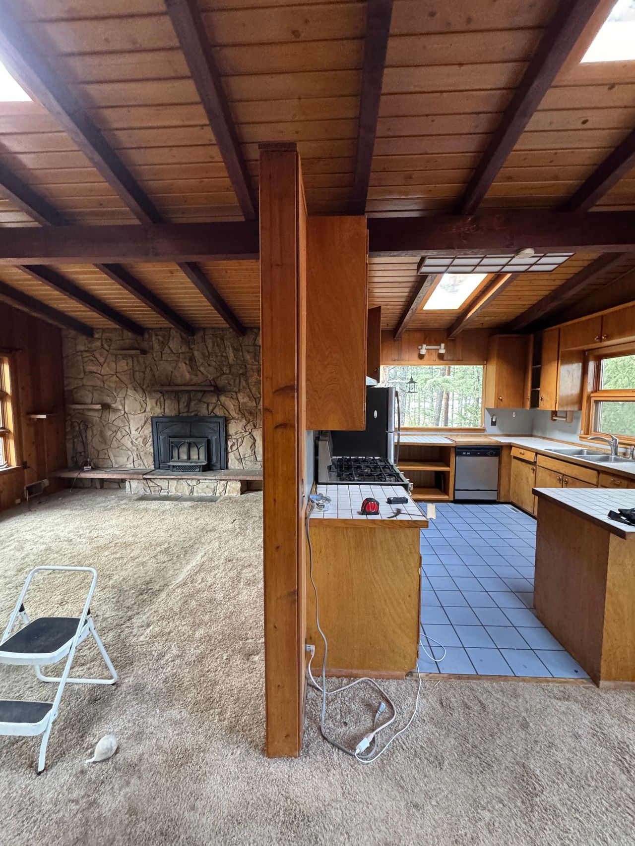 listing, photo 1
