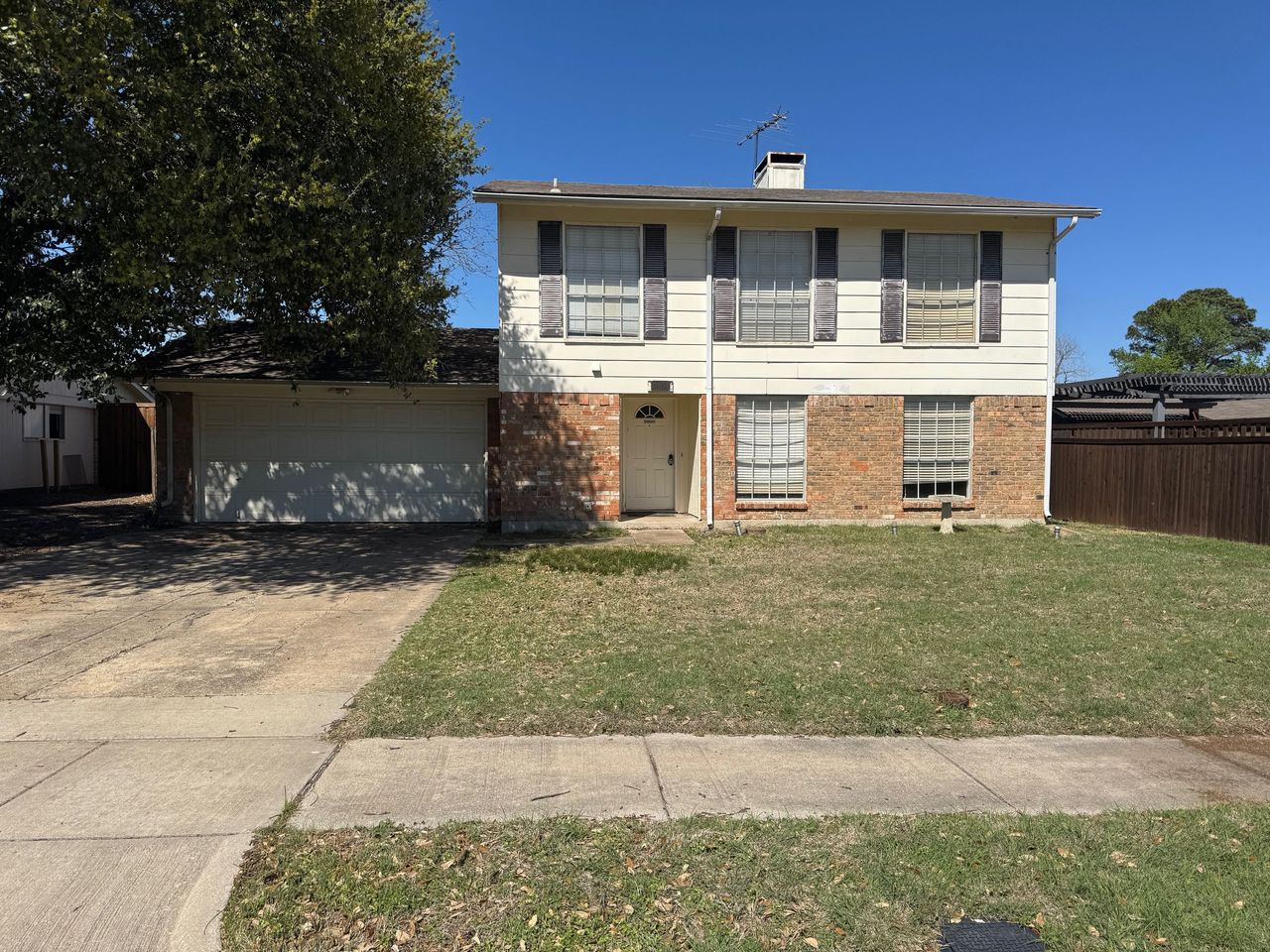 listing, photo 1