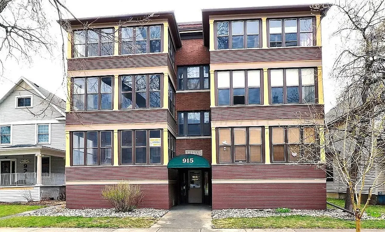 listing, photo 1