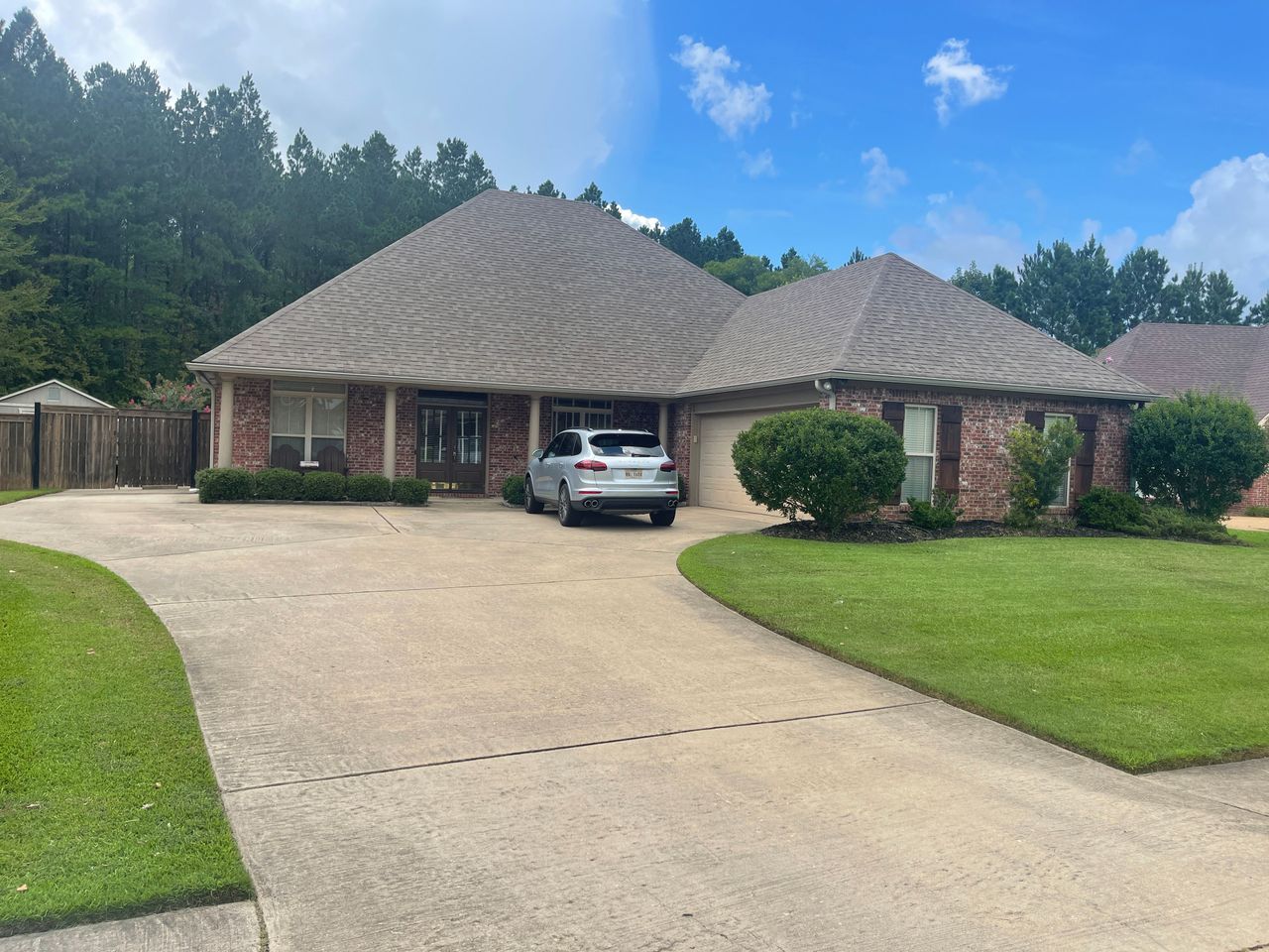 listing, photo 1