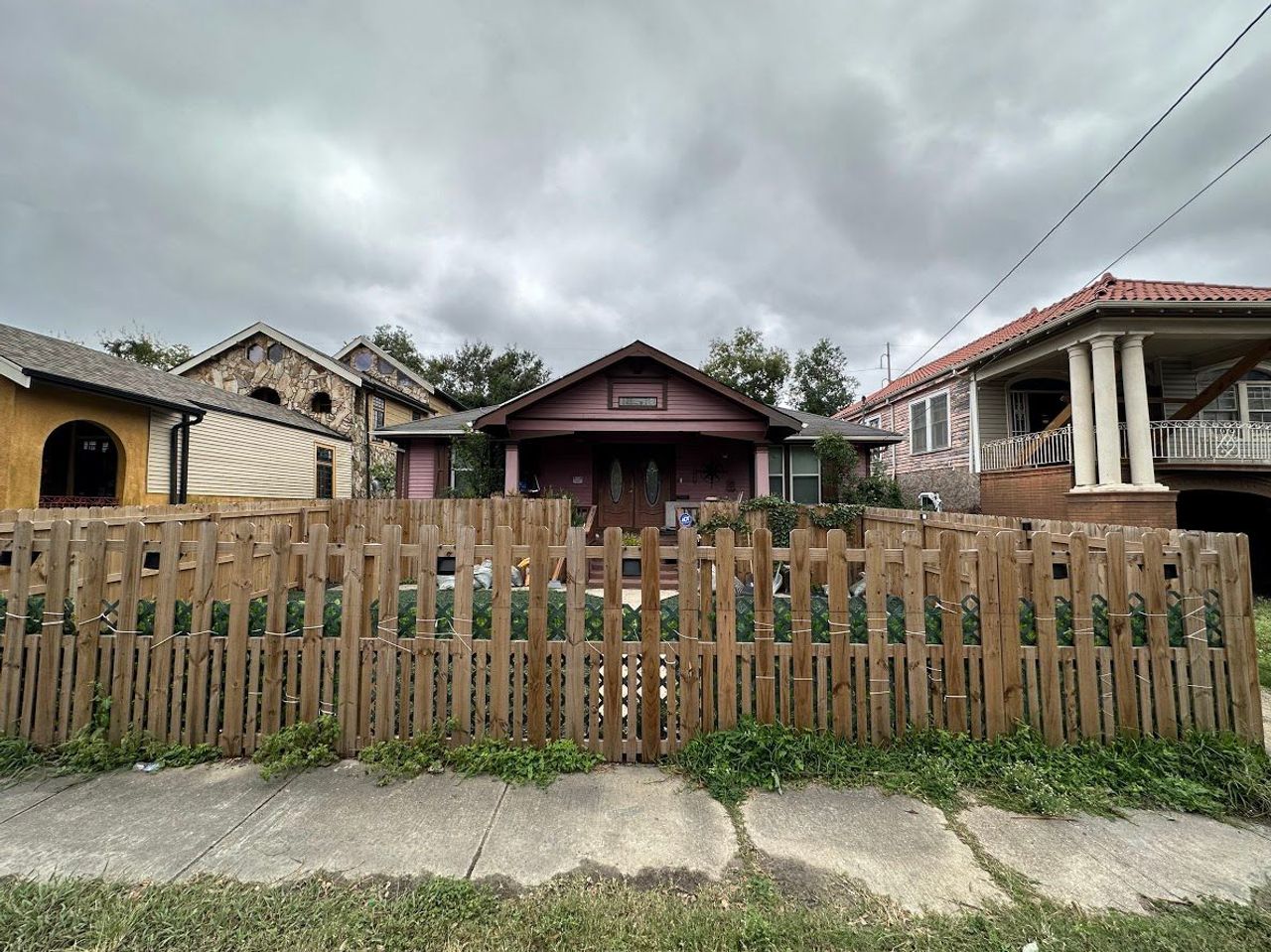 listing, photo 1
