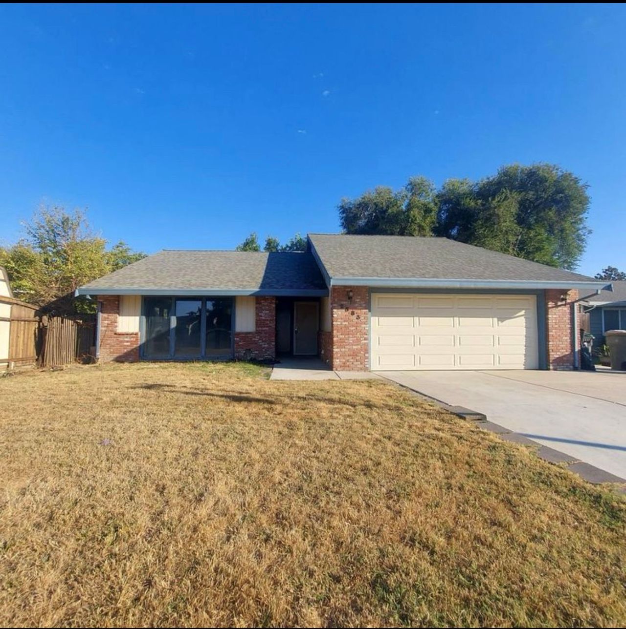 listing, photo 1