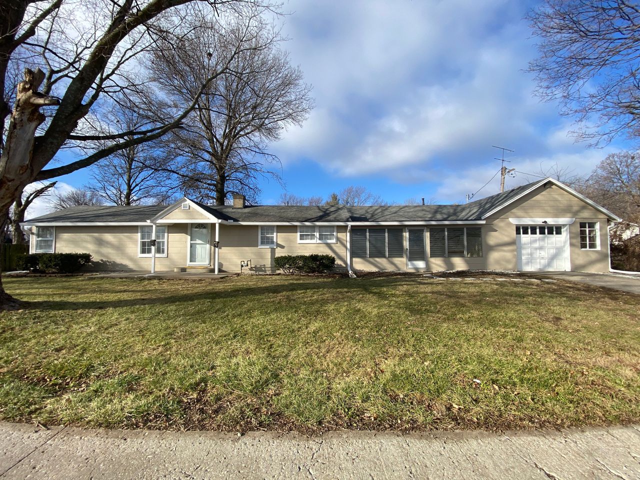 listing, photo 1