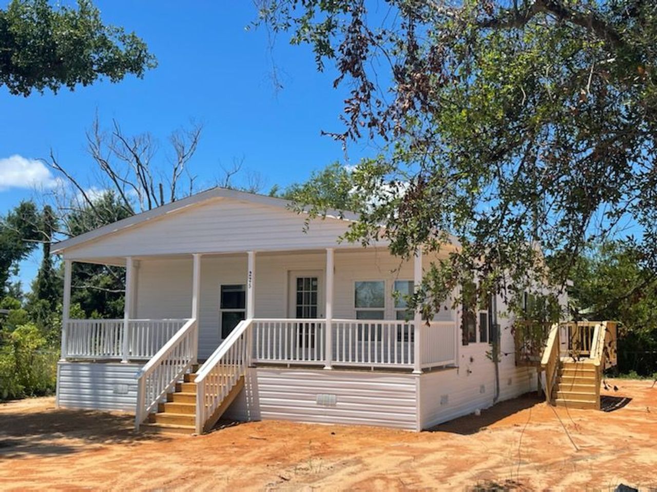 listing, photo 1