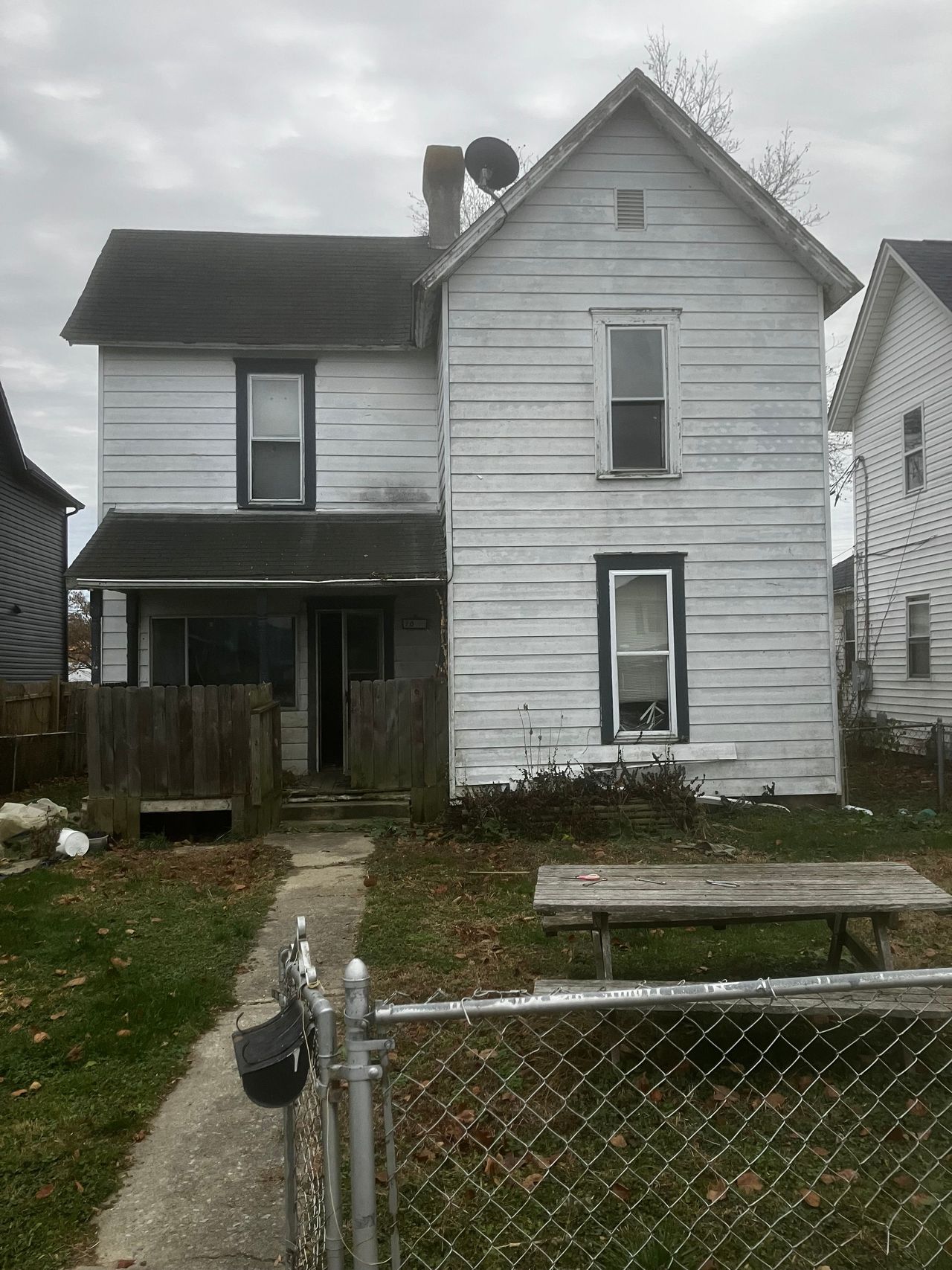 listing, photo 1