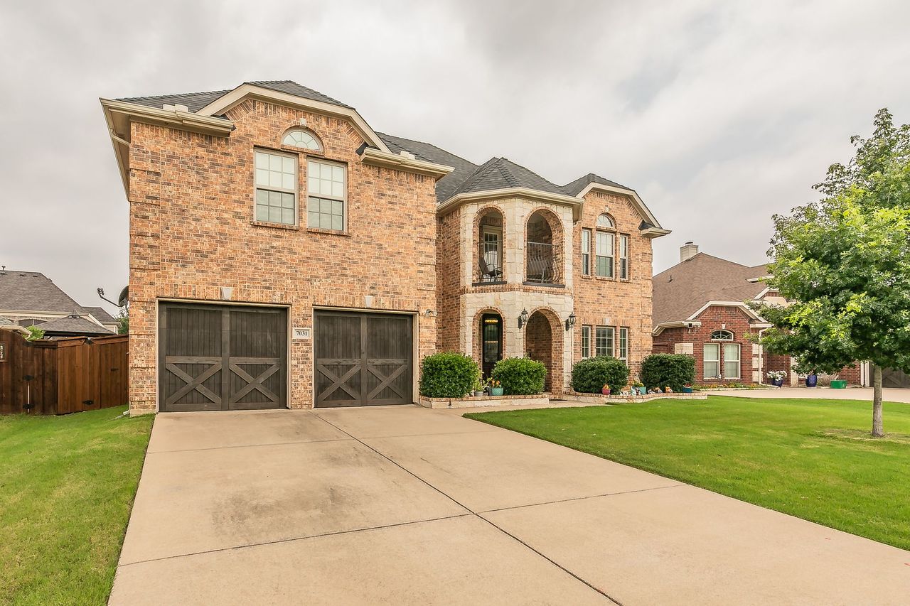 listing, photo 1