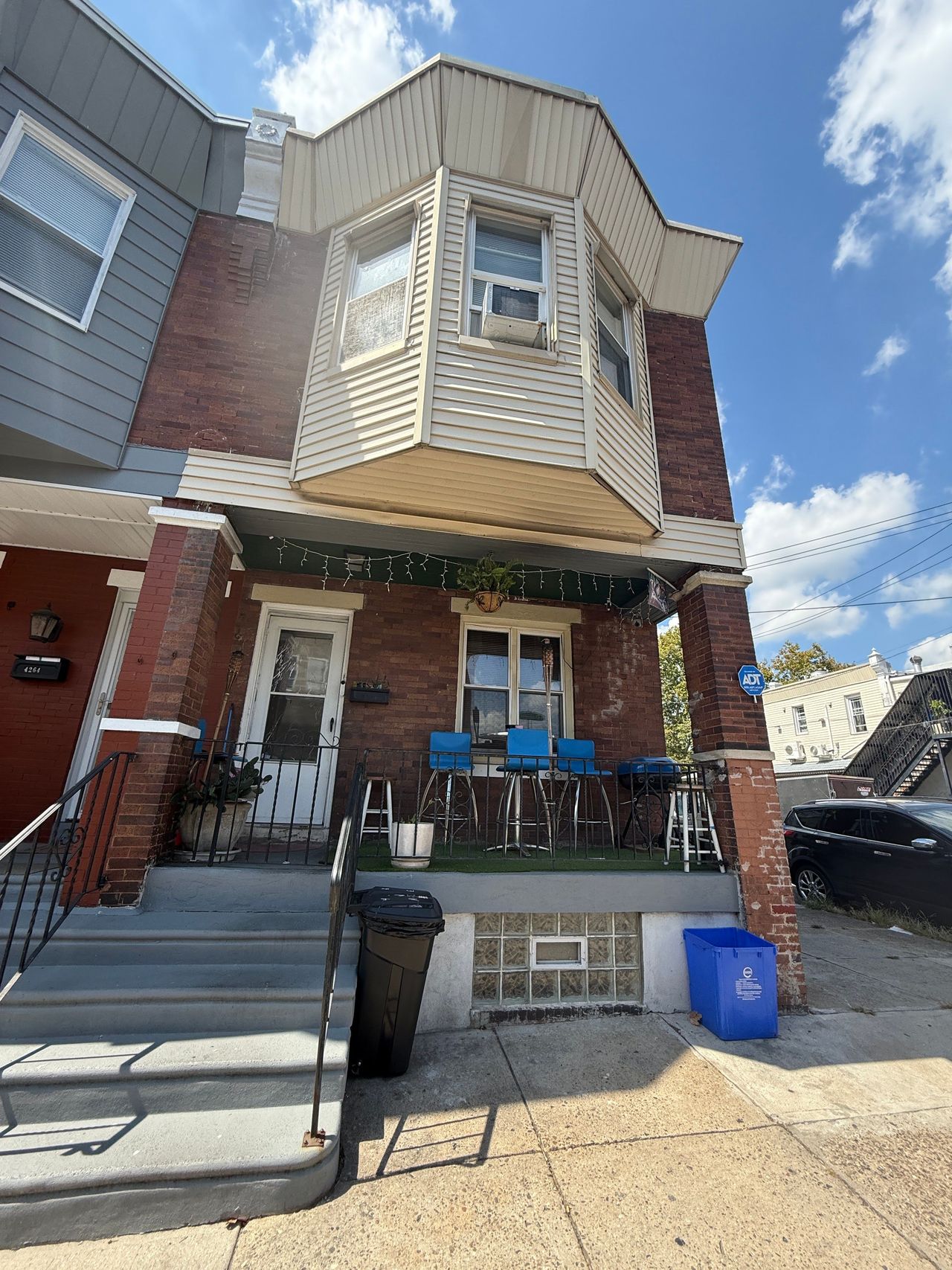 listing, photo 1
