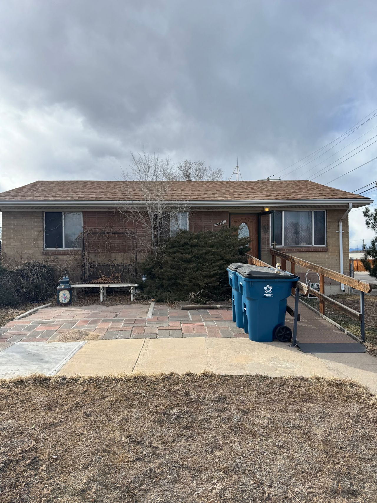 listing, photo 1