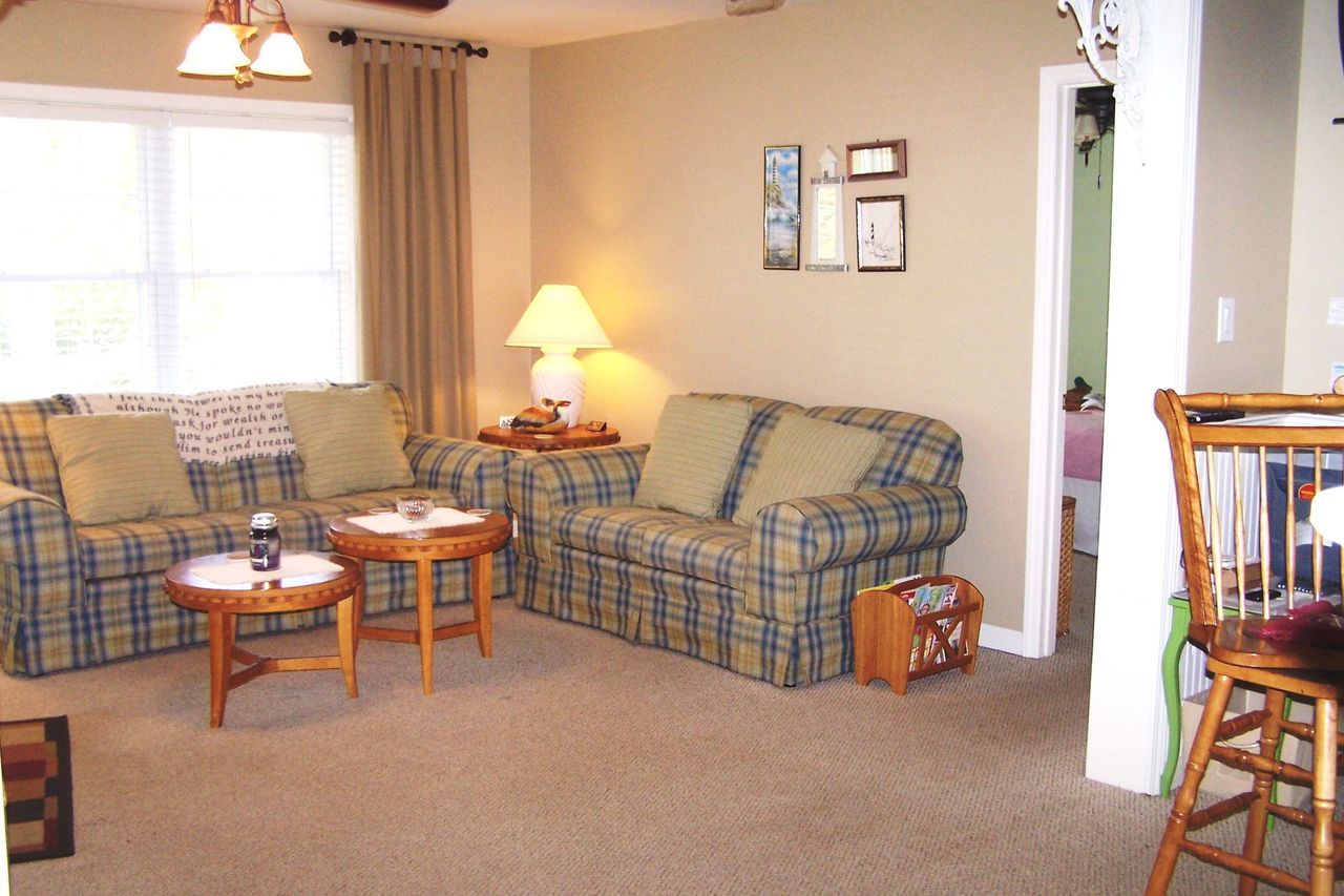 listing, photo 1