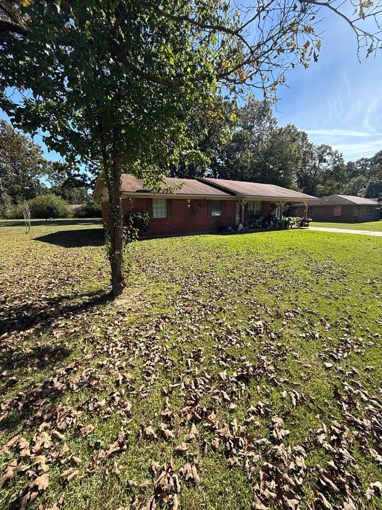 listing, photo 1