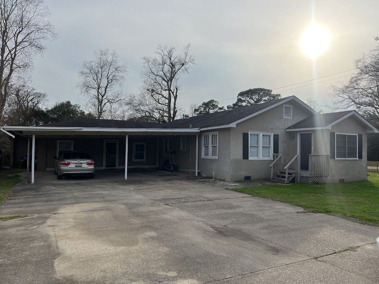 listing, photo 1