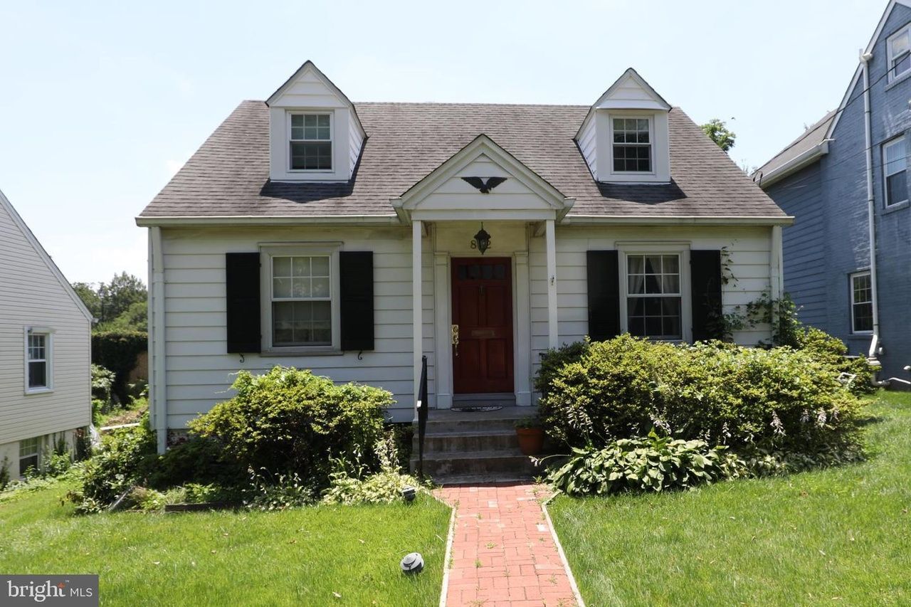 listing, photo 1