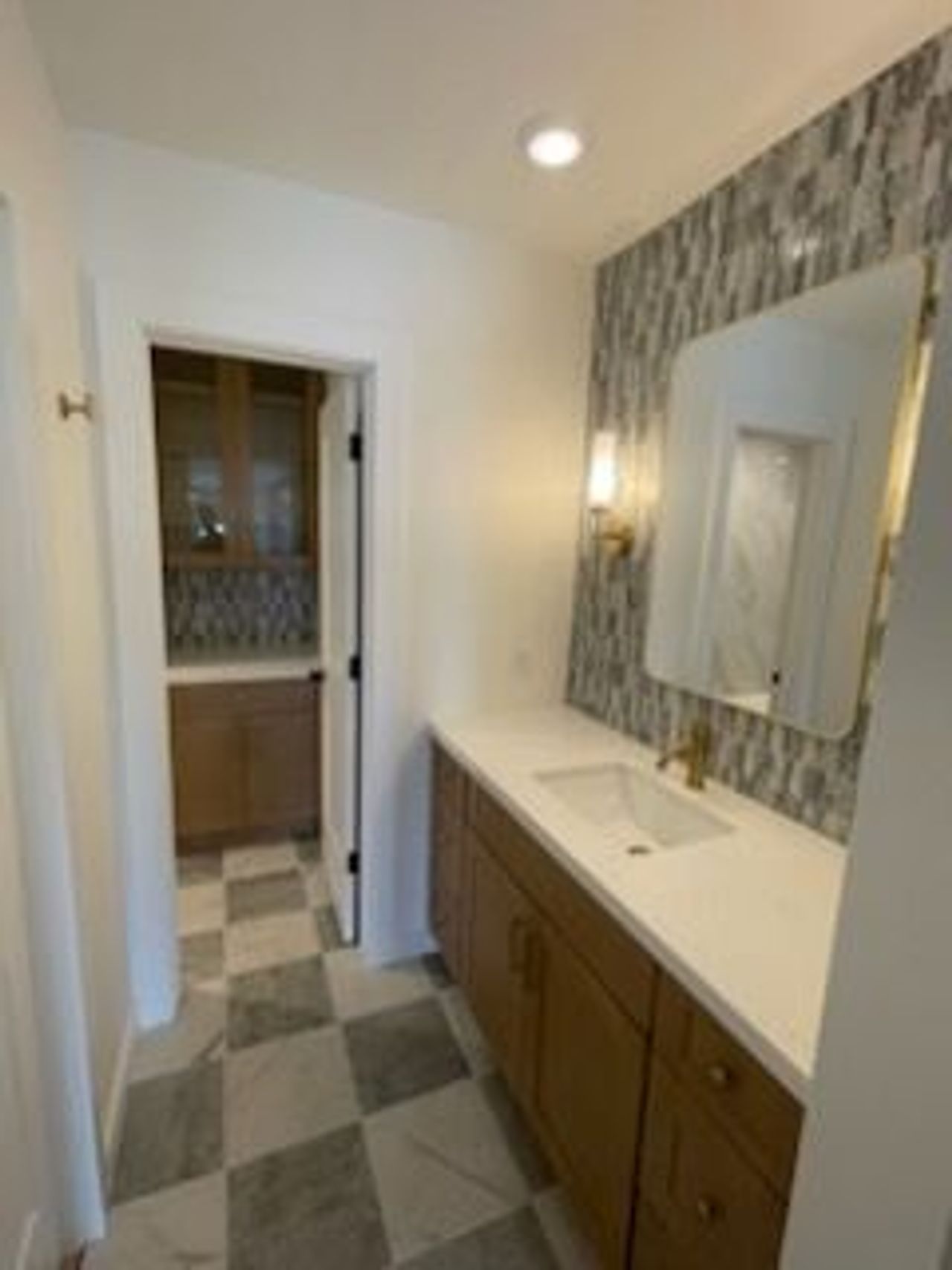 listing, photo 1
