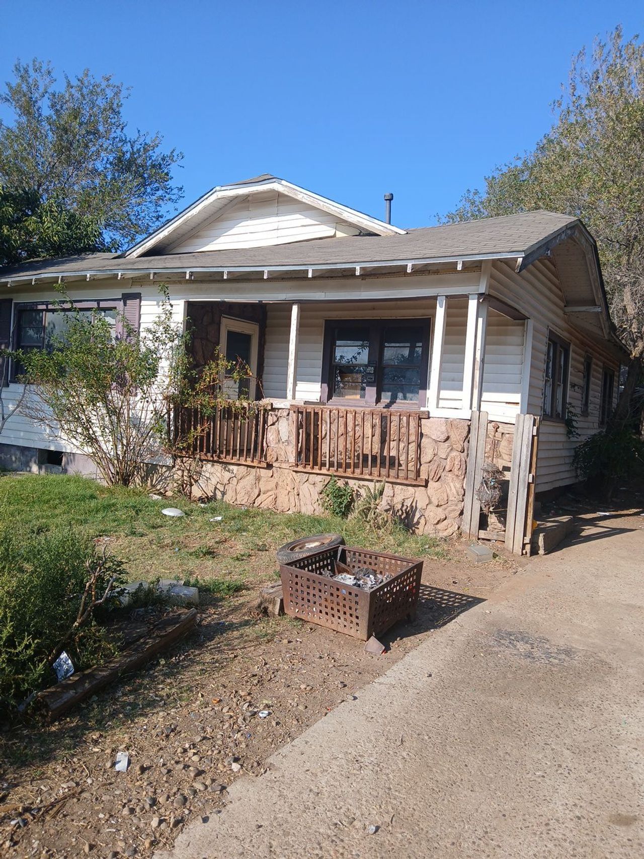 listing, photo 1