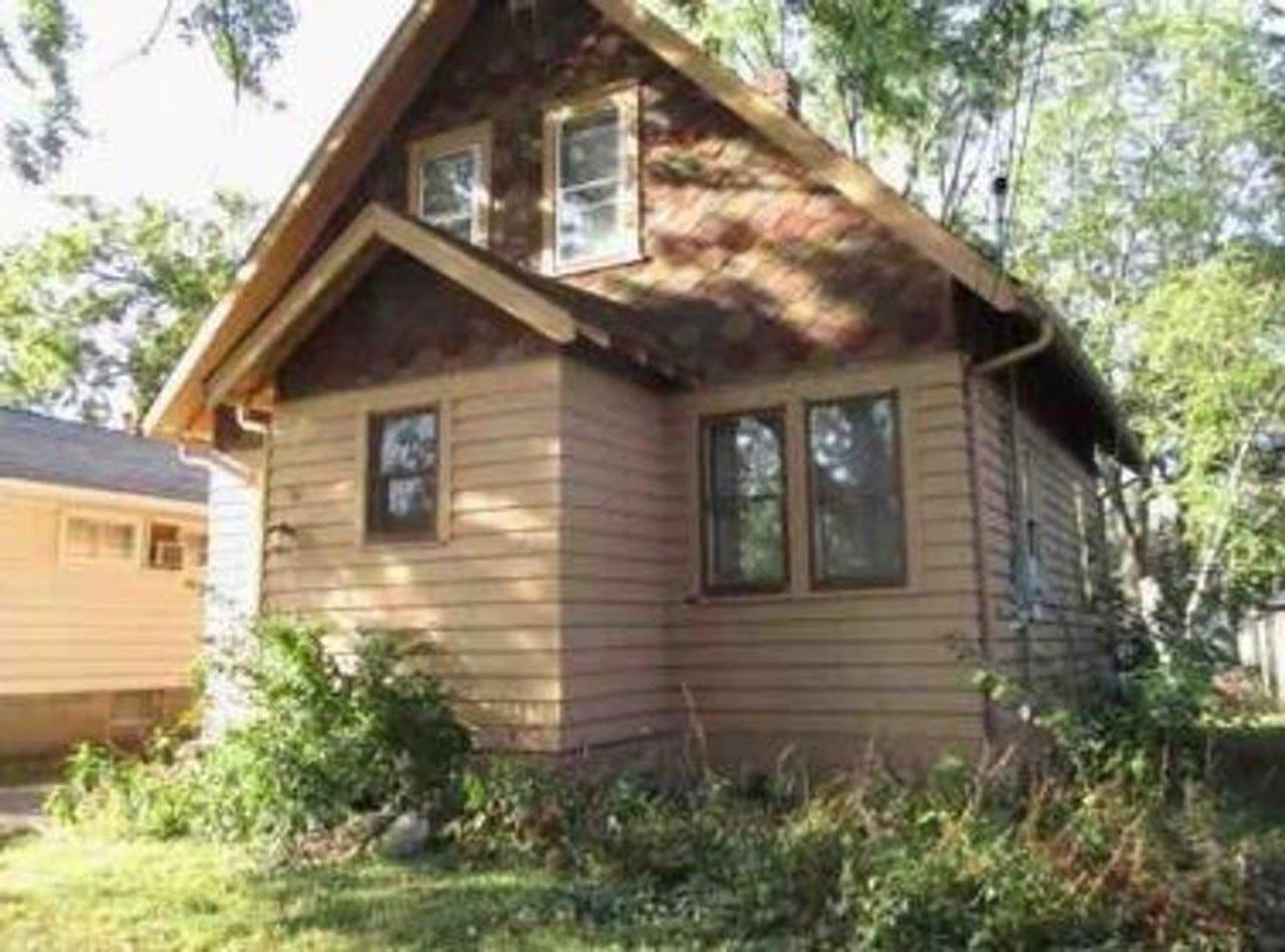 listing, photo 1