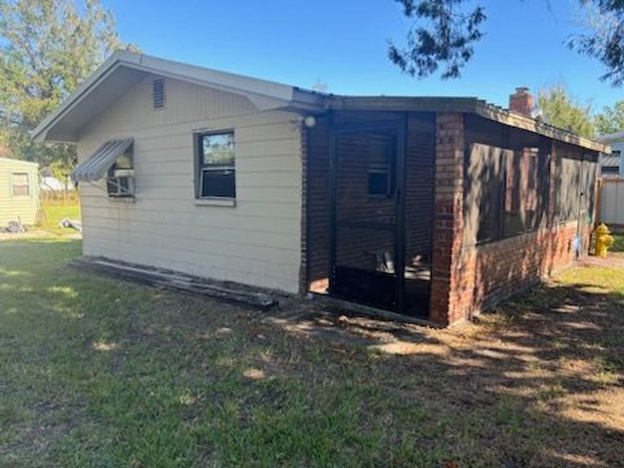 listing, photo 1