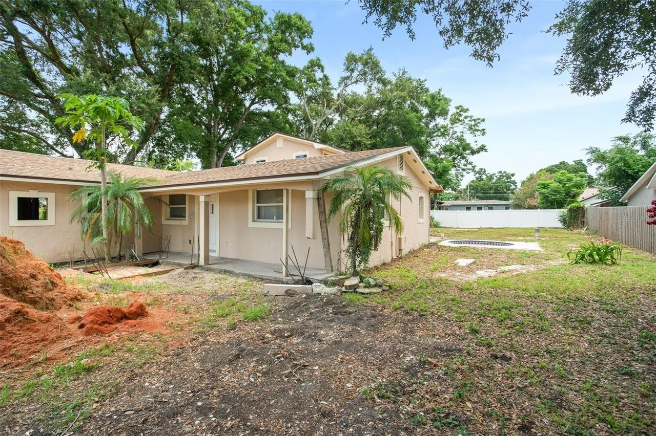 listing, photo 1