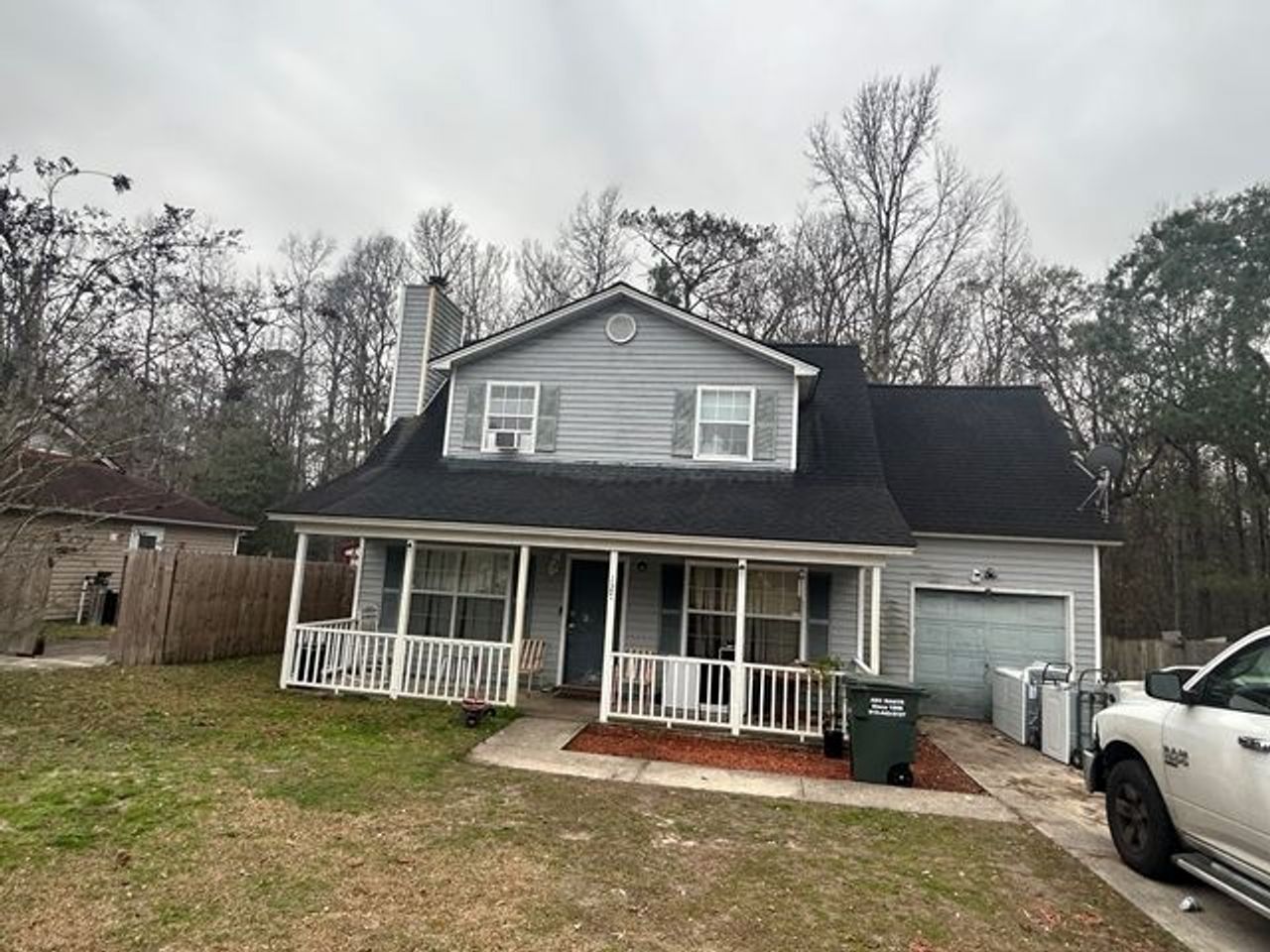 listing, photo 1