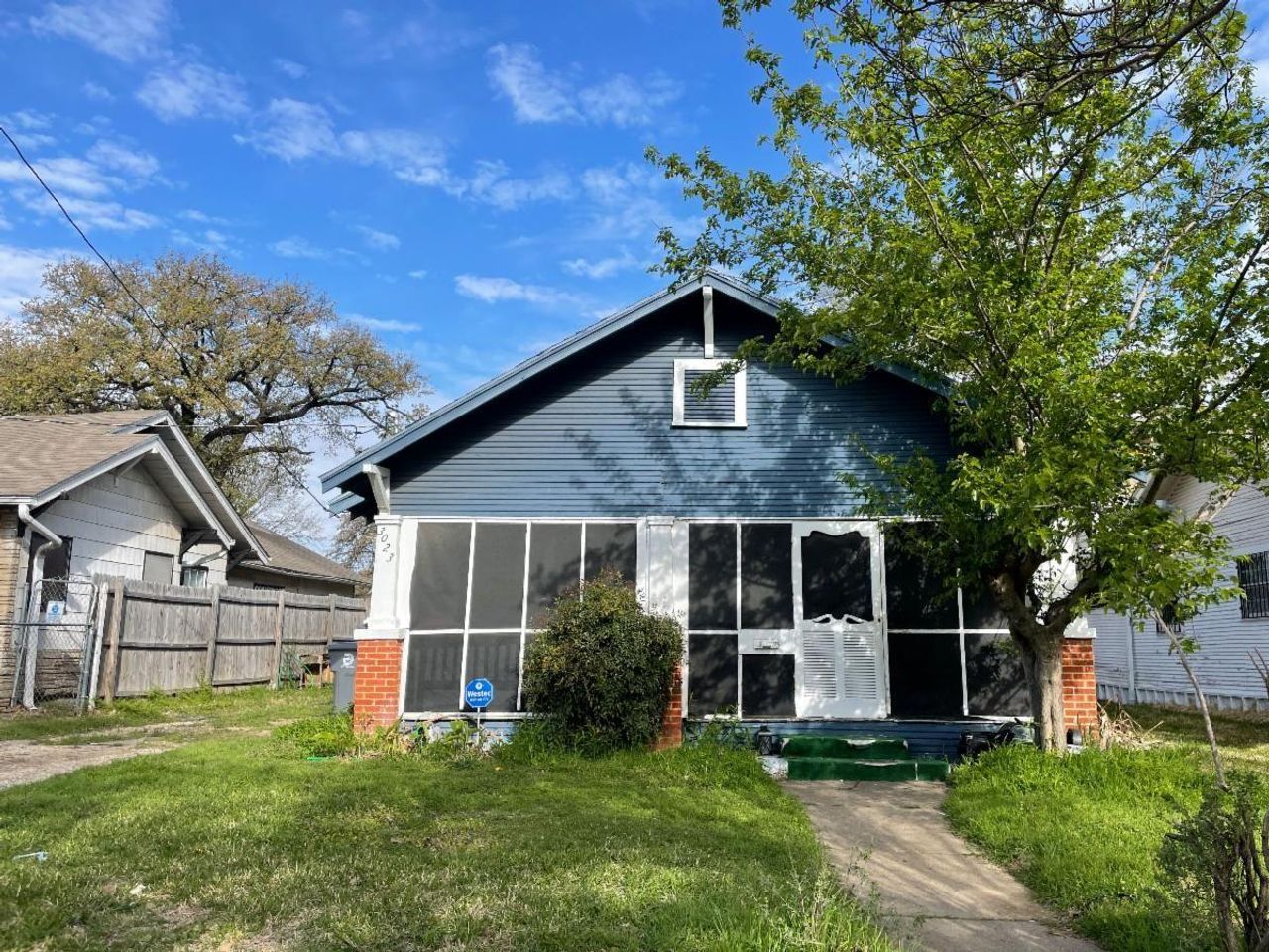 listing, photo 1