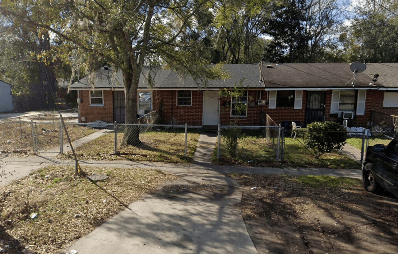 listing, photo 1