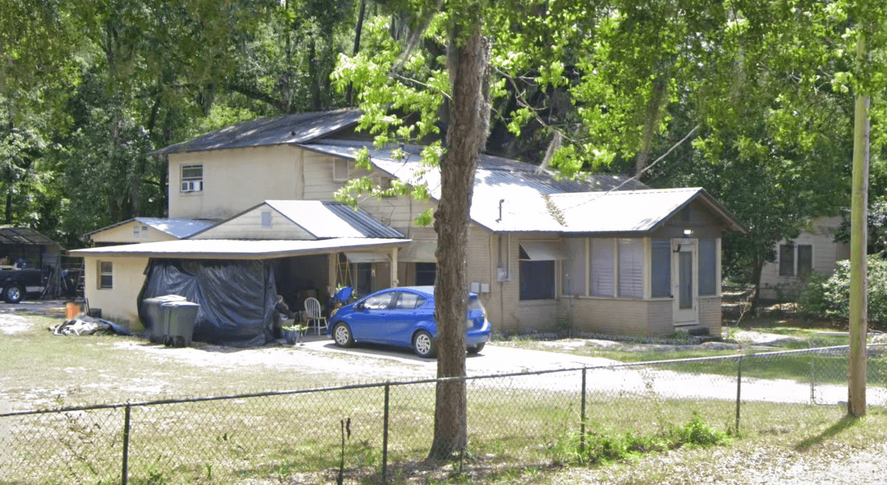 listing, photo 1