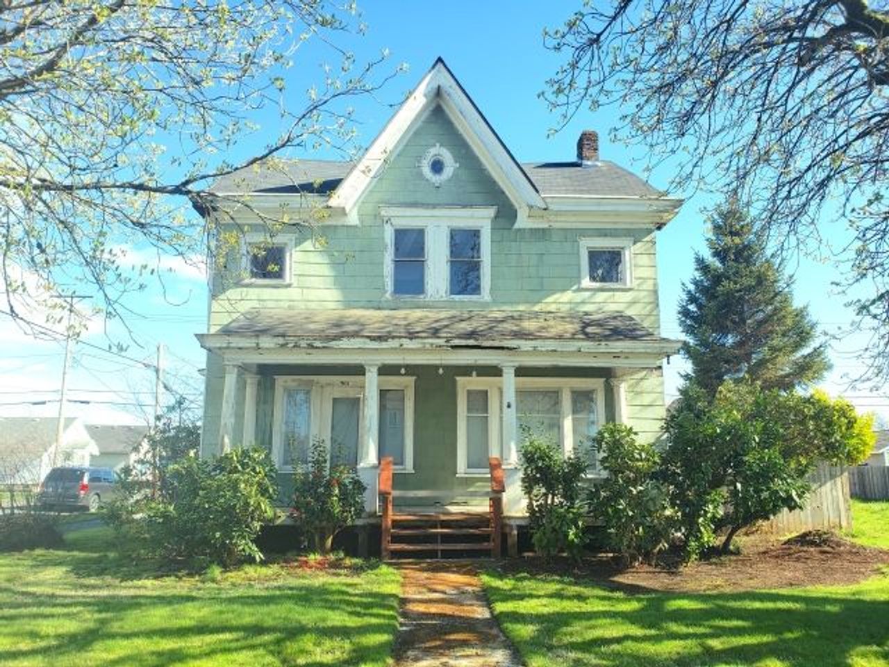 listing, photo 1